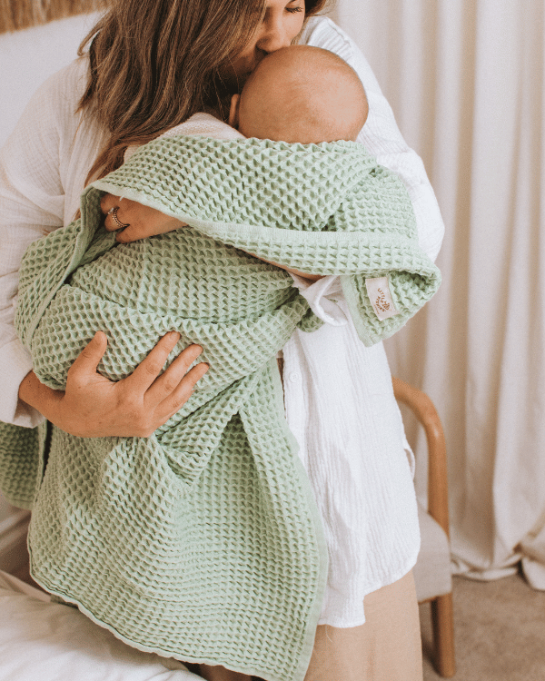 Little Fishies Waffle Blanket – Peach Fuzz