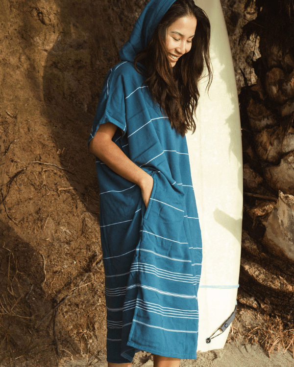 Border Classic Stripe Poncho – Grey