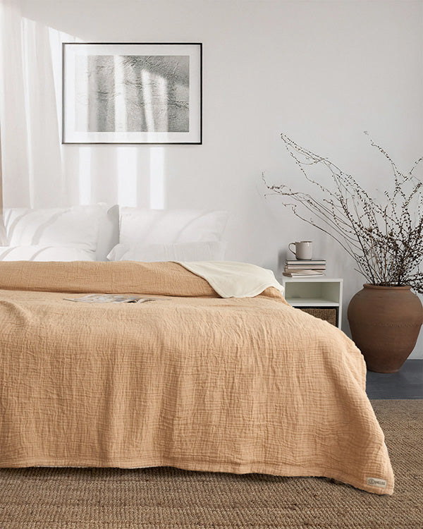 Cloud Checker Plush Blanket – Black